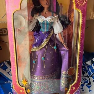 Disney  ESMERELDA   17 IN LTD DOLL